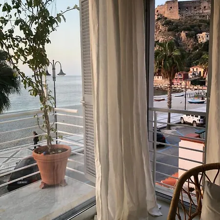 Il Tramonto Apartment *